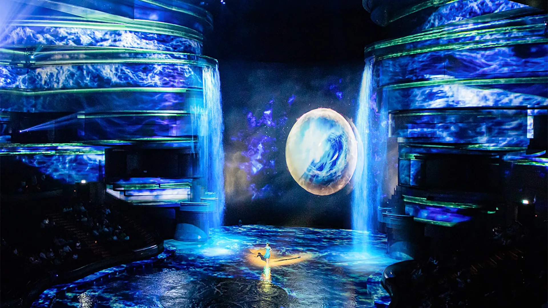 La Perle by Dragone